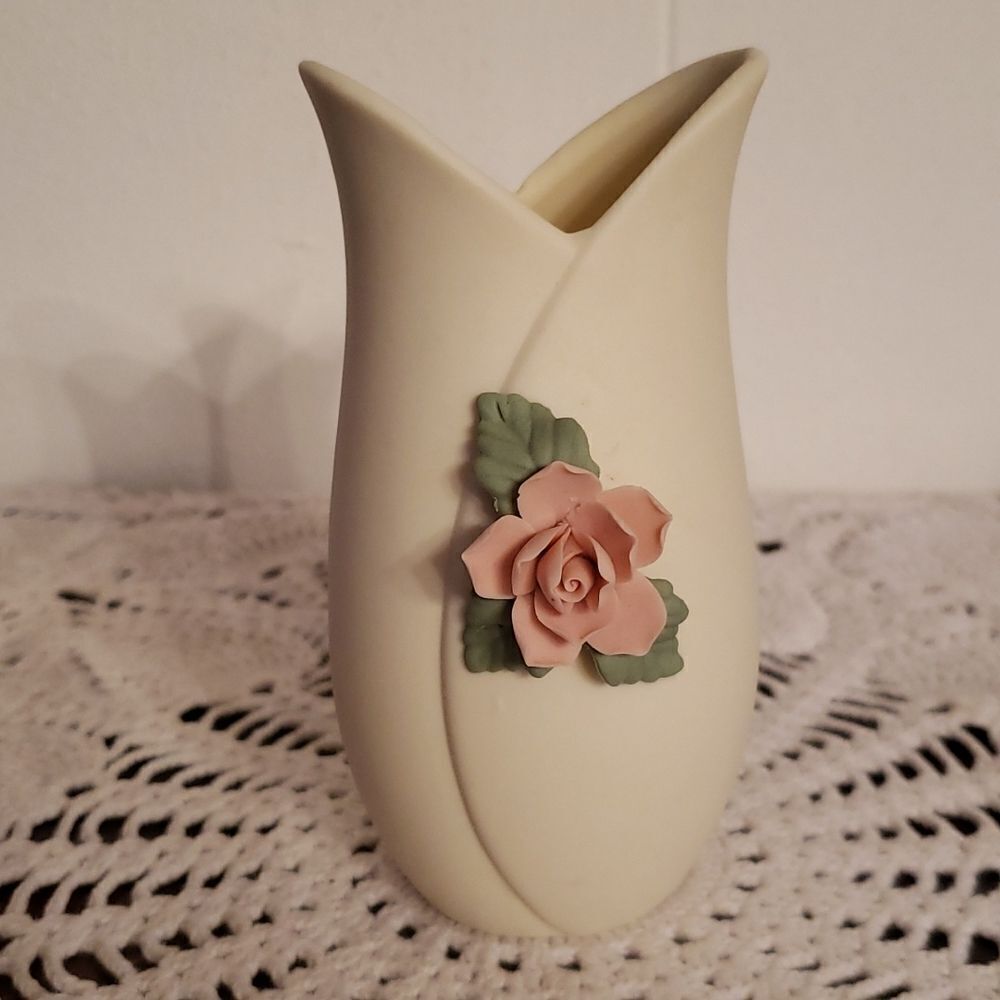 Lovely Vintage Jamestown China Tea Rose Ceramic Vase